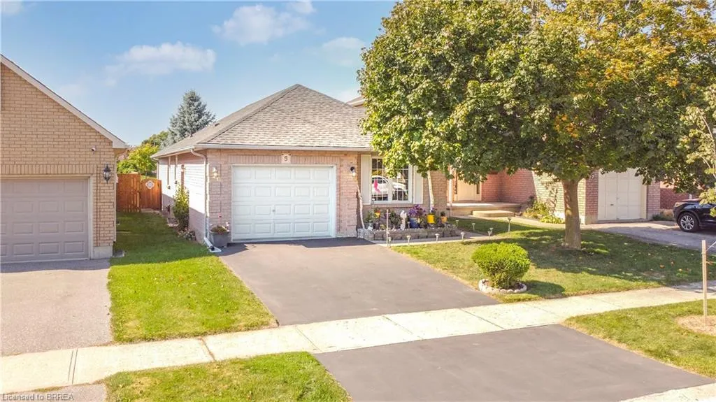 5 Anastasia Crescent