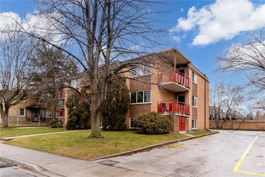 807 Robinson Street, #B