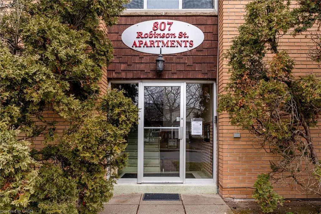 807 Robinson Street, #B