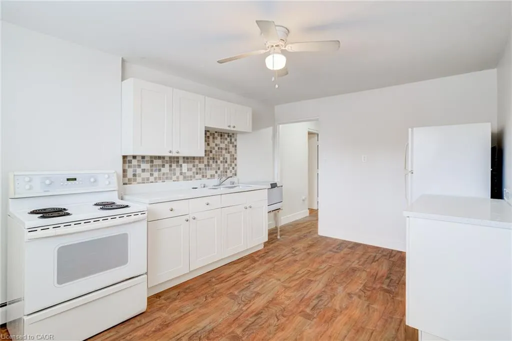 807 Robinson Street, #B