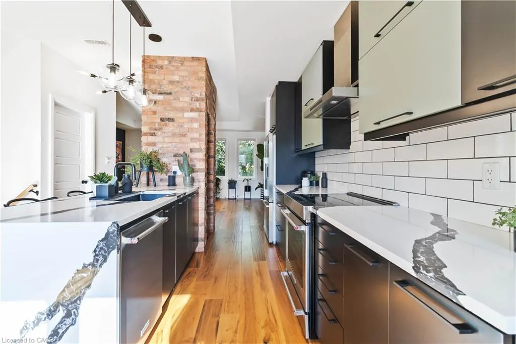 405 Plains Road E, #25