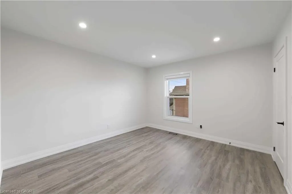 5 Maplewood Avenue, #2