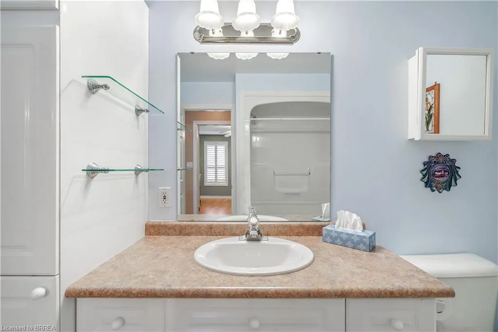 25 Cobden Court, #8