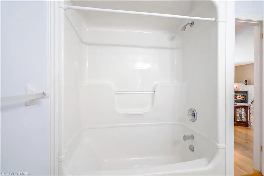 25 Cobden Court, #8