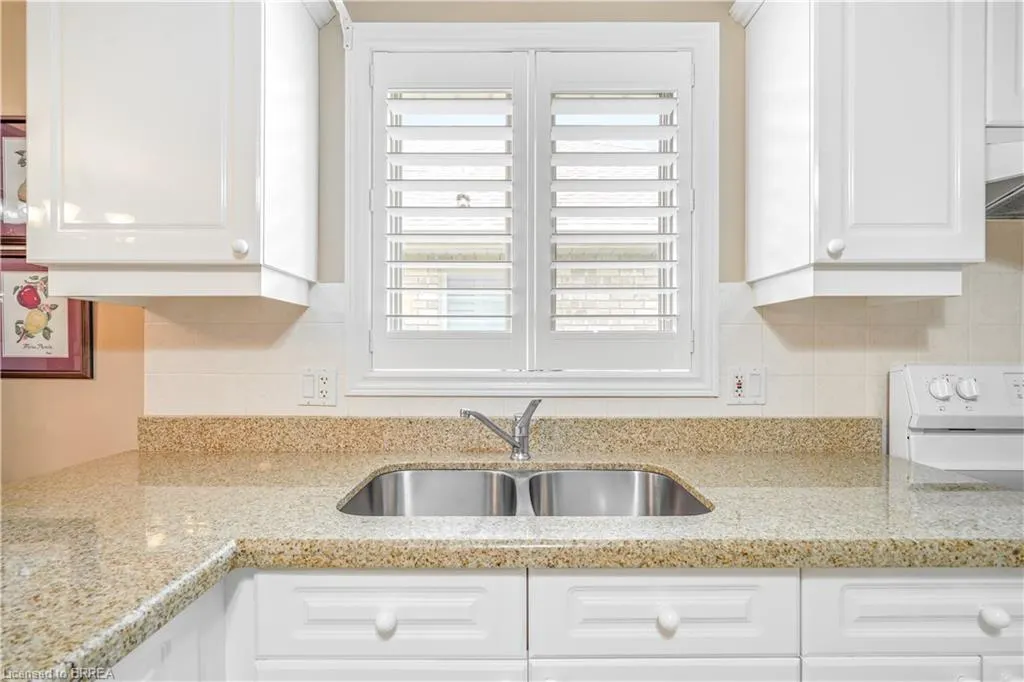 25 Cobden Court, #8