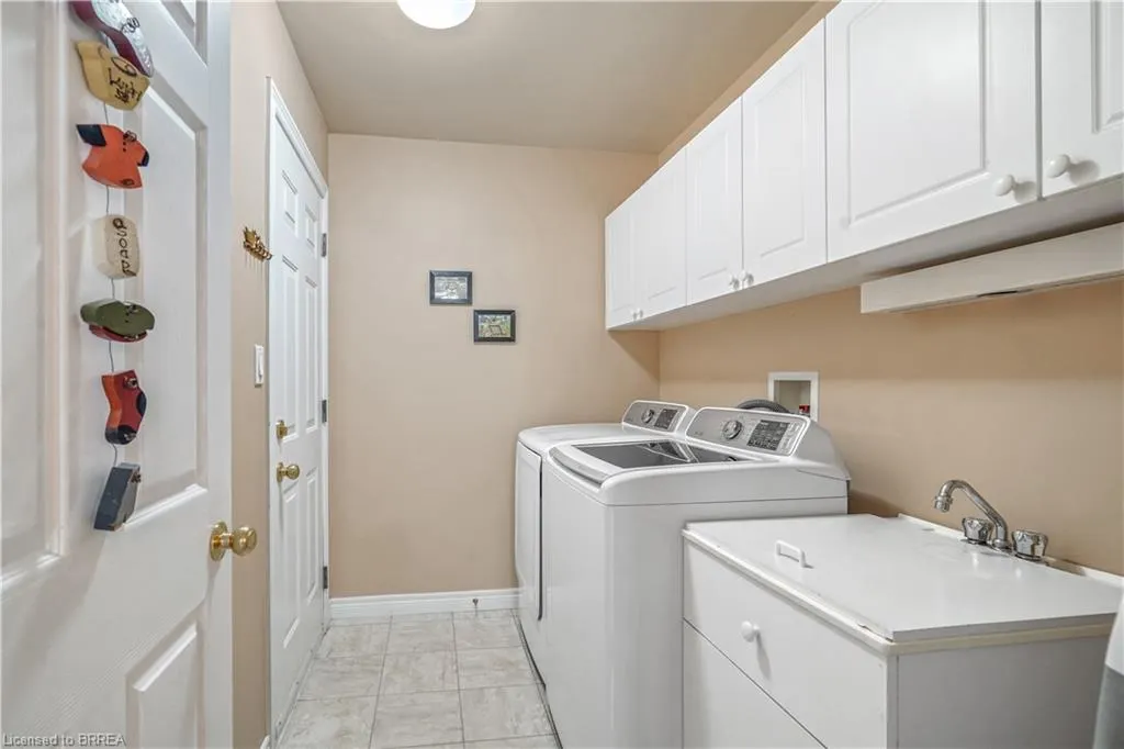 25 Cobden Court, #8