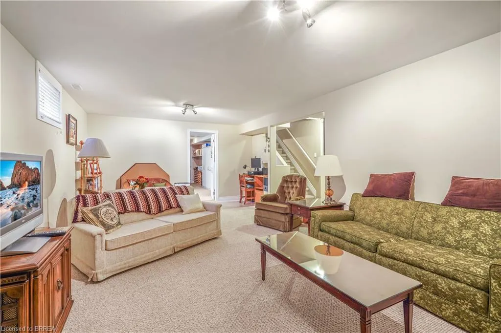 25 Cobden Court, #8