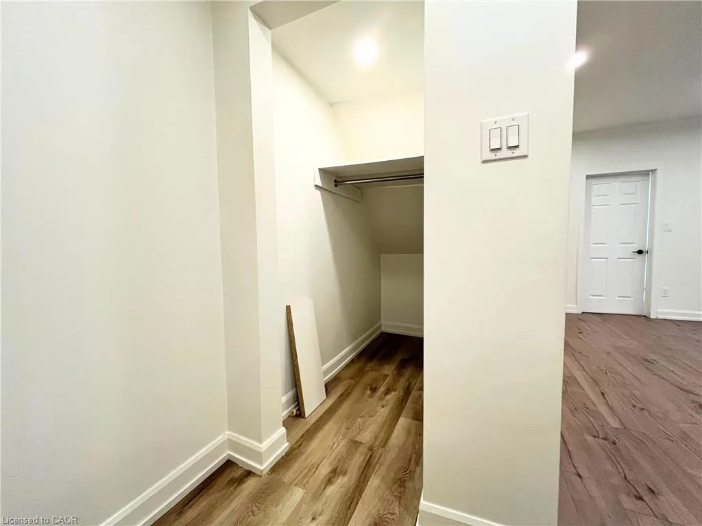 24-26 Cayuga Street, #26a
