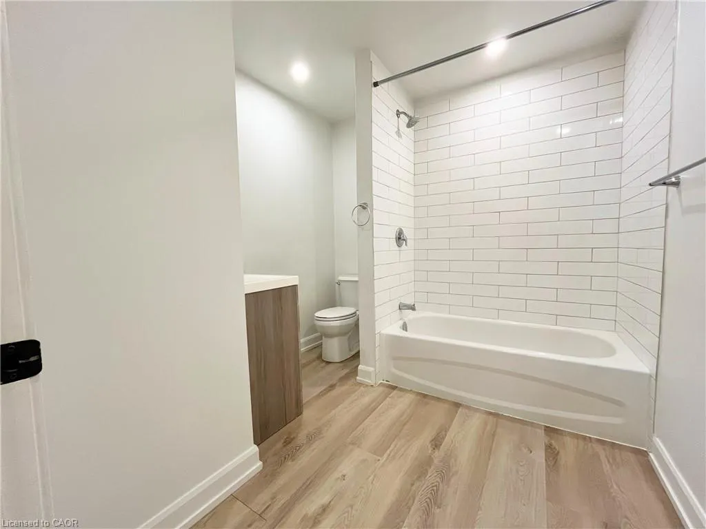 24-26 Cayuga Street, #26a