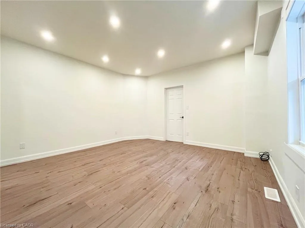 24-26 Cayuga Street, #26a