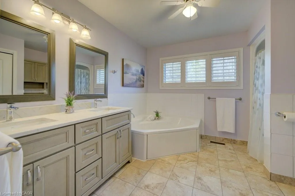 128 Wesley Crescent