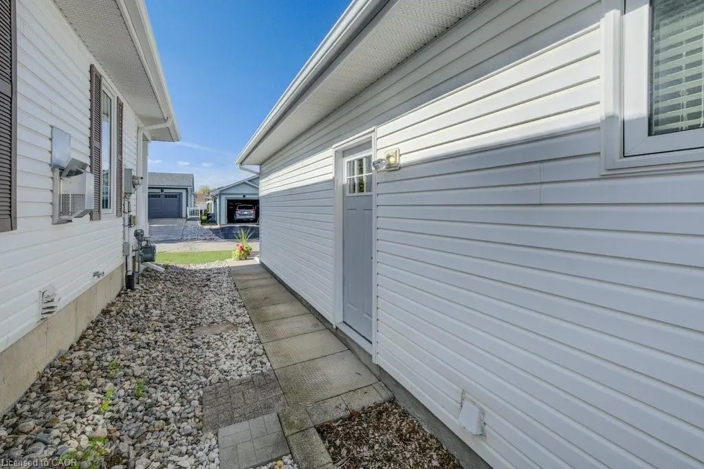 128 Wesley Crescent