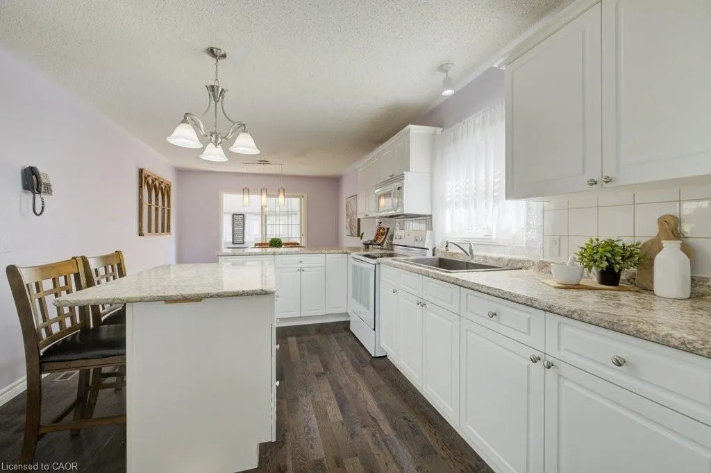 128 Wesley Crescent