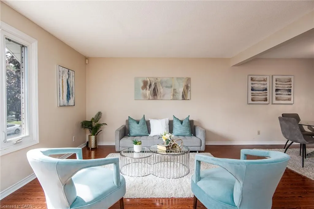 64 Sabrina Crescent