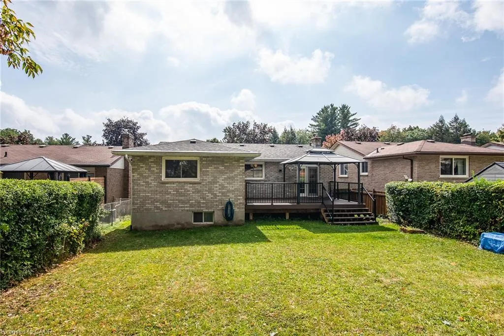 64 Sabrina Crescent