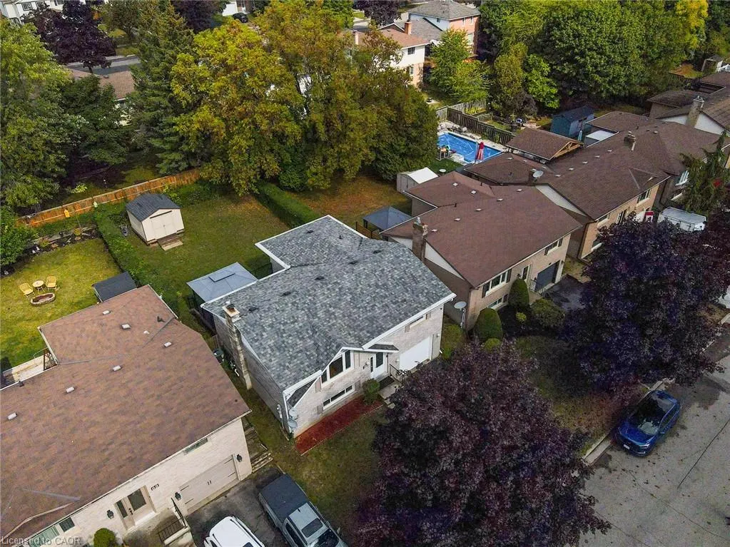 64 Sabrina Crescent