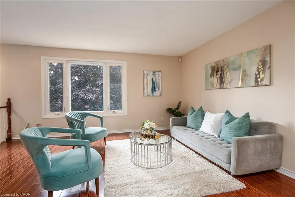 64 Sabrina Crescent