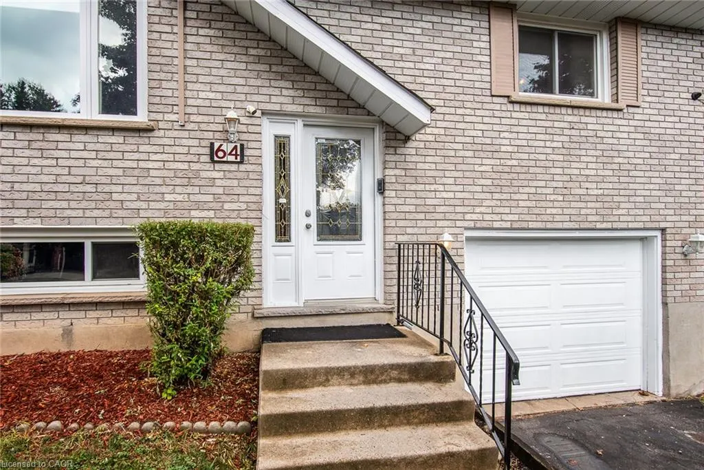64 Sabrina Crescent
