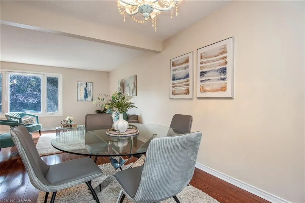 64 Sabrina Crescent