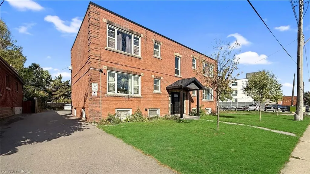 309 Strathearne Avenue