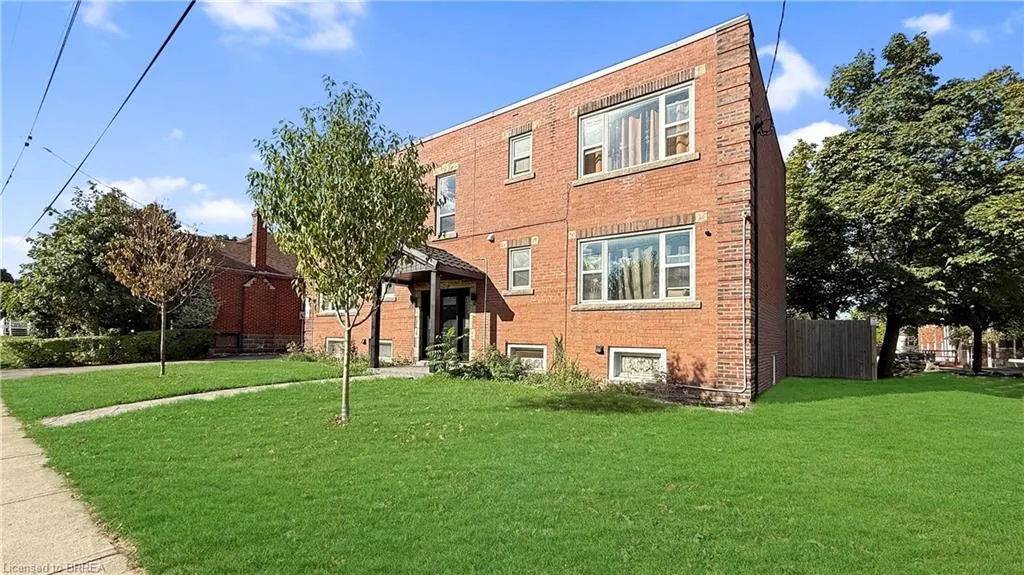 309 Strathearne Avenue