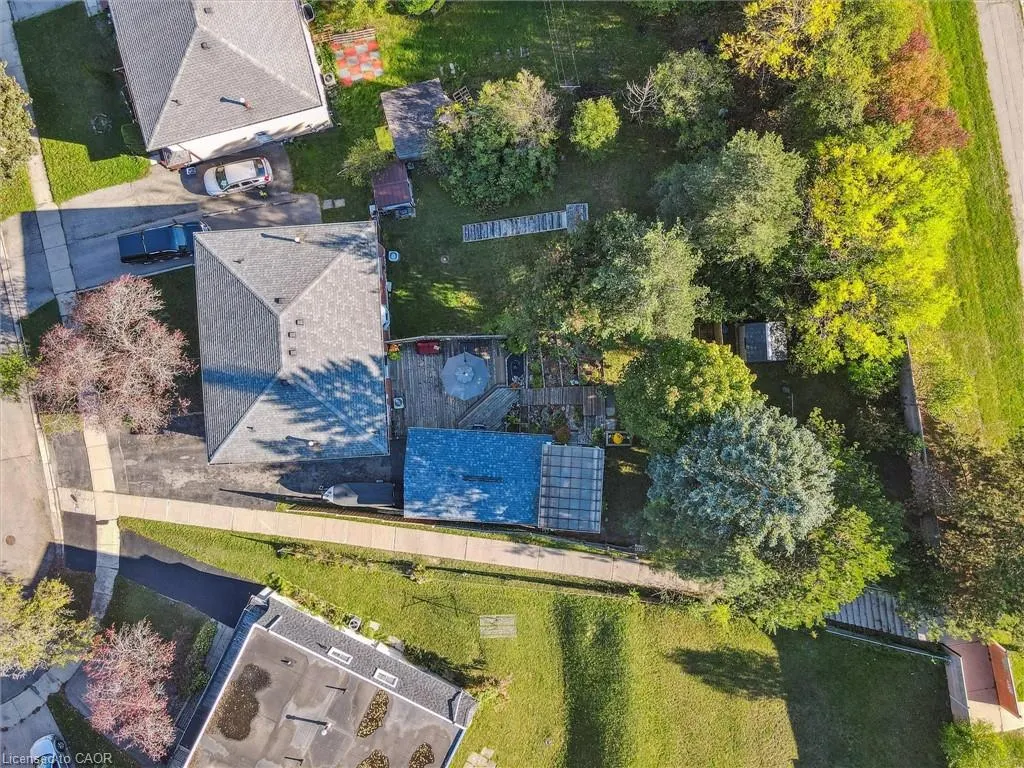 98 Shadeland Crescent