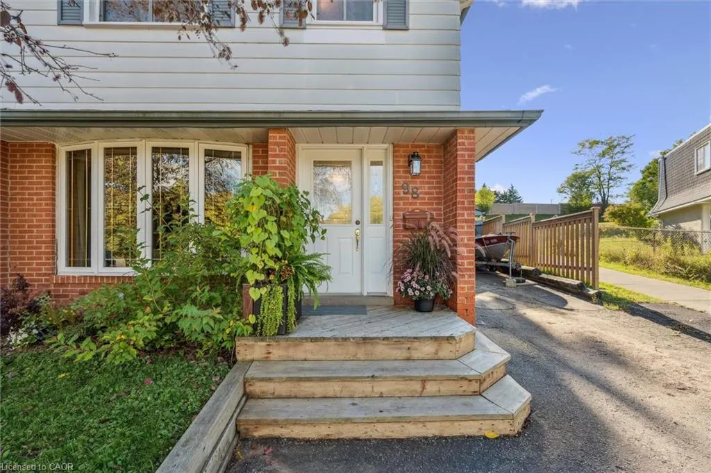 98 Shadeland Crescent