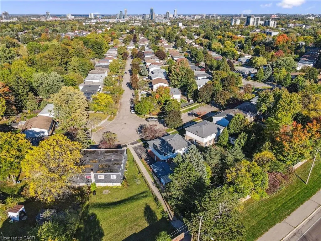 98 Shadeland Crescent