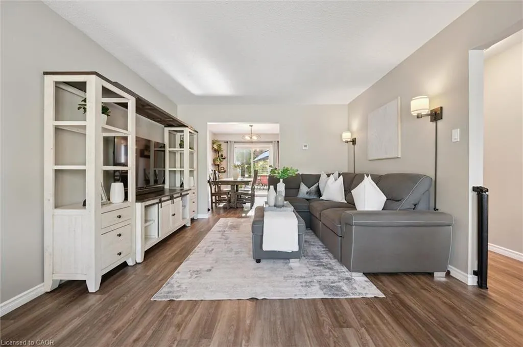 98 Shadeland Crescent