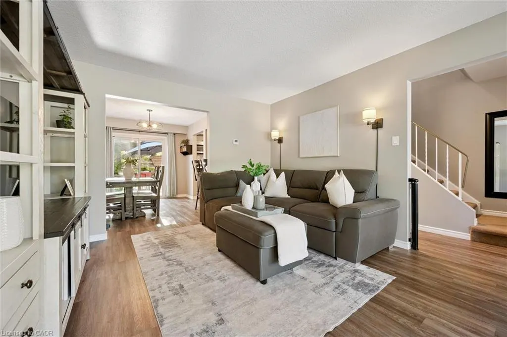 98 Shadeland Crescent