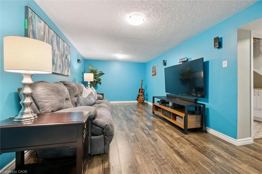 98 Shadeland Crescent