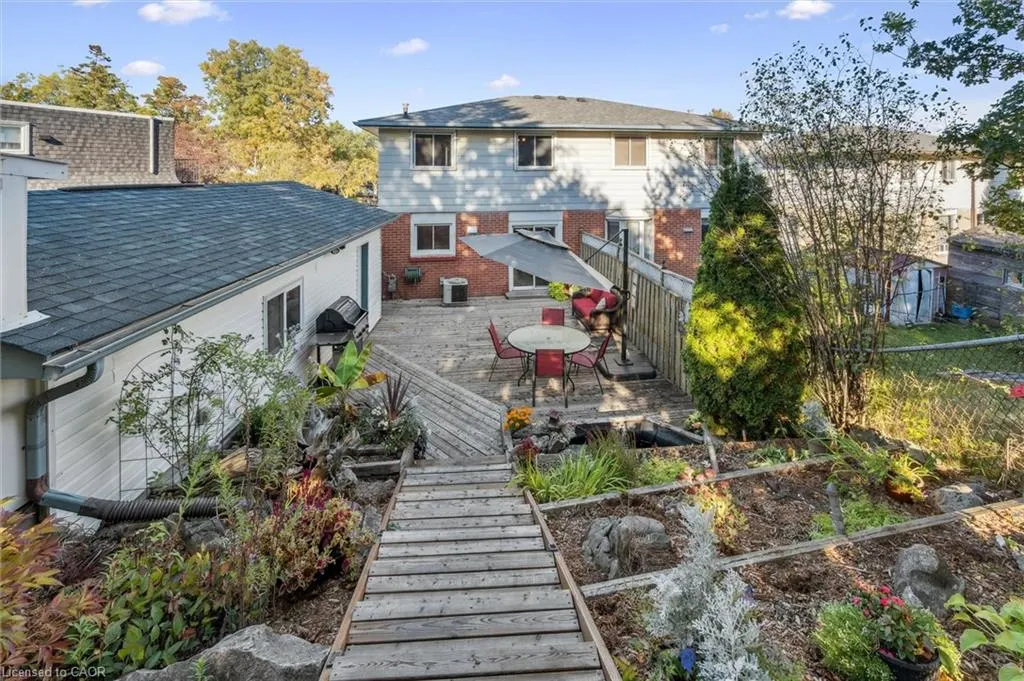 98 Shadeland Crescent
