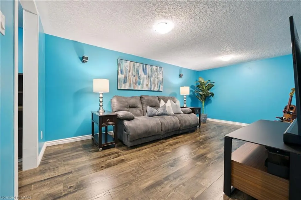 98 Shadeland Crescent
