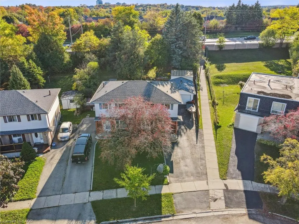 98 Shadeland Crescent