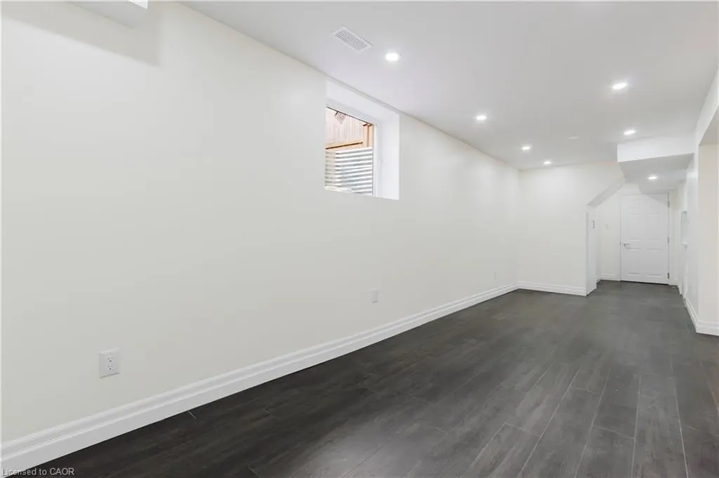 349 Bamberg Crescent