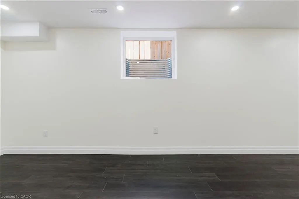 349 Bamberg Crescent