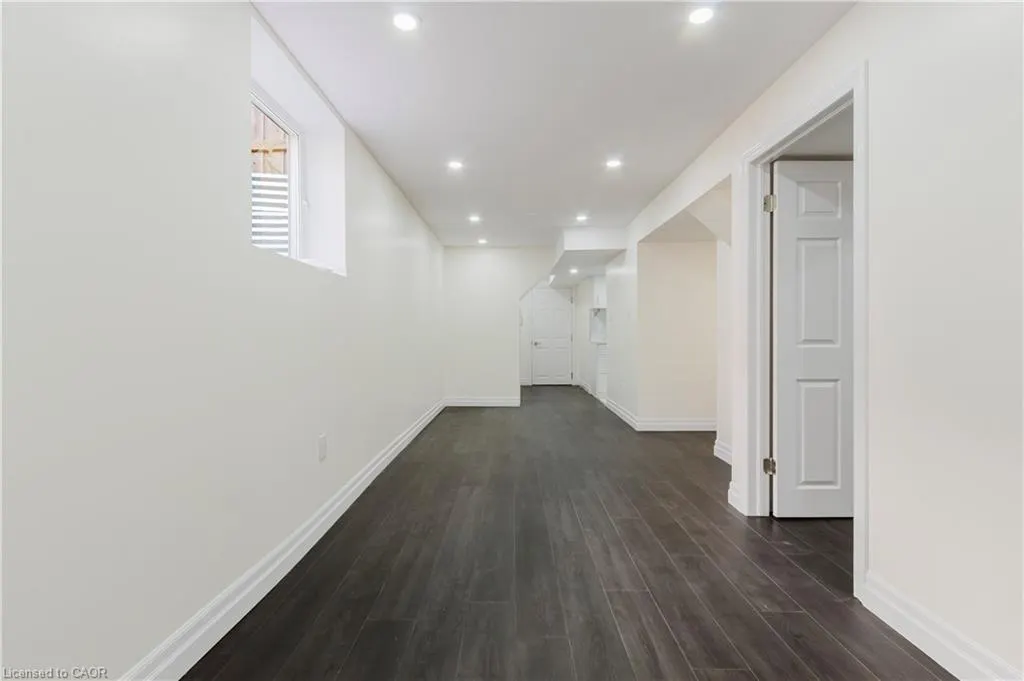 349 Bamberg Crescent