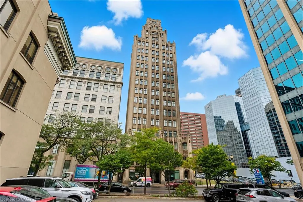 36 James Street S, #709