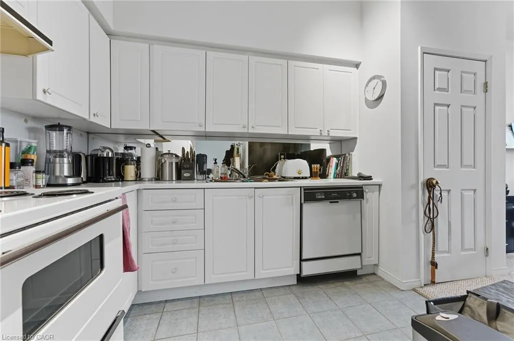 36 James Street S, #709