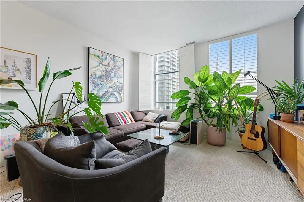 36 James Street S, #709