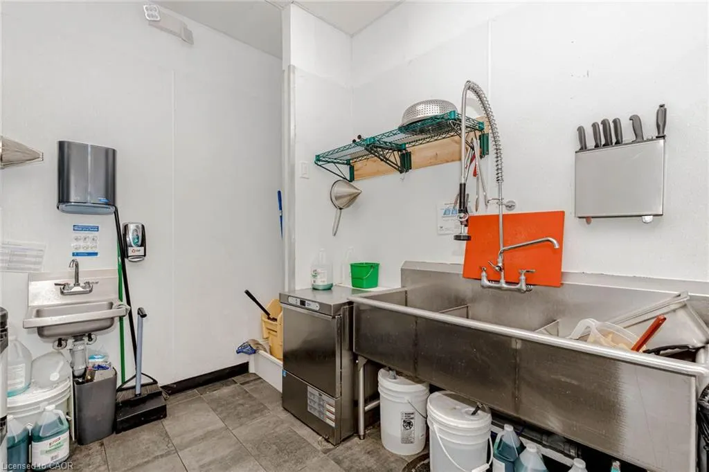263 Northfield Drive E, #4