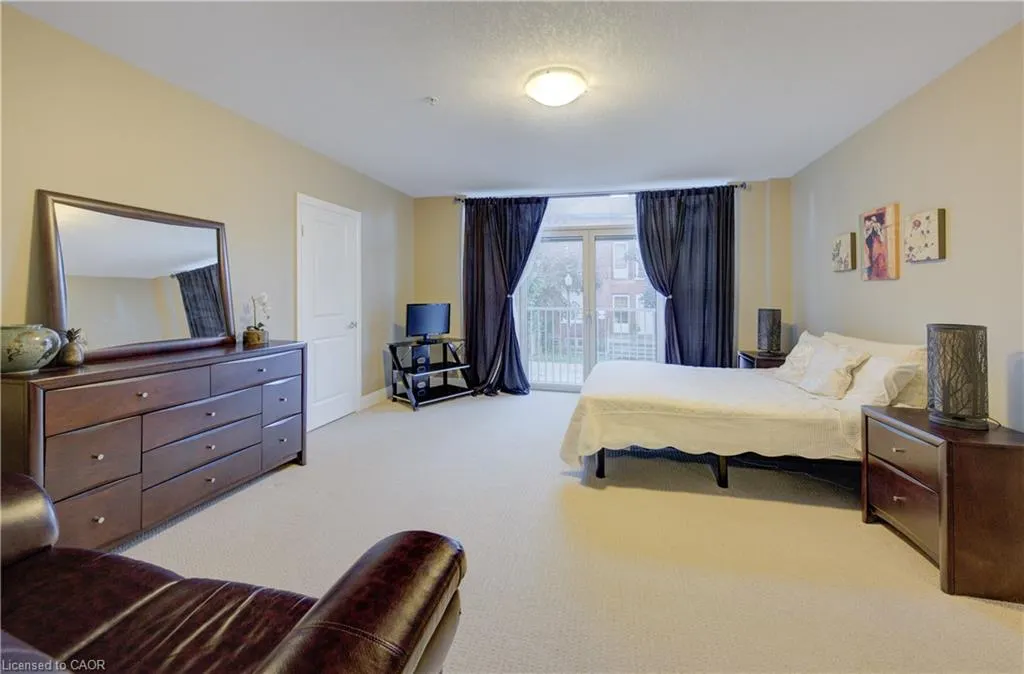 165 Duke Street E, #105