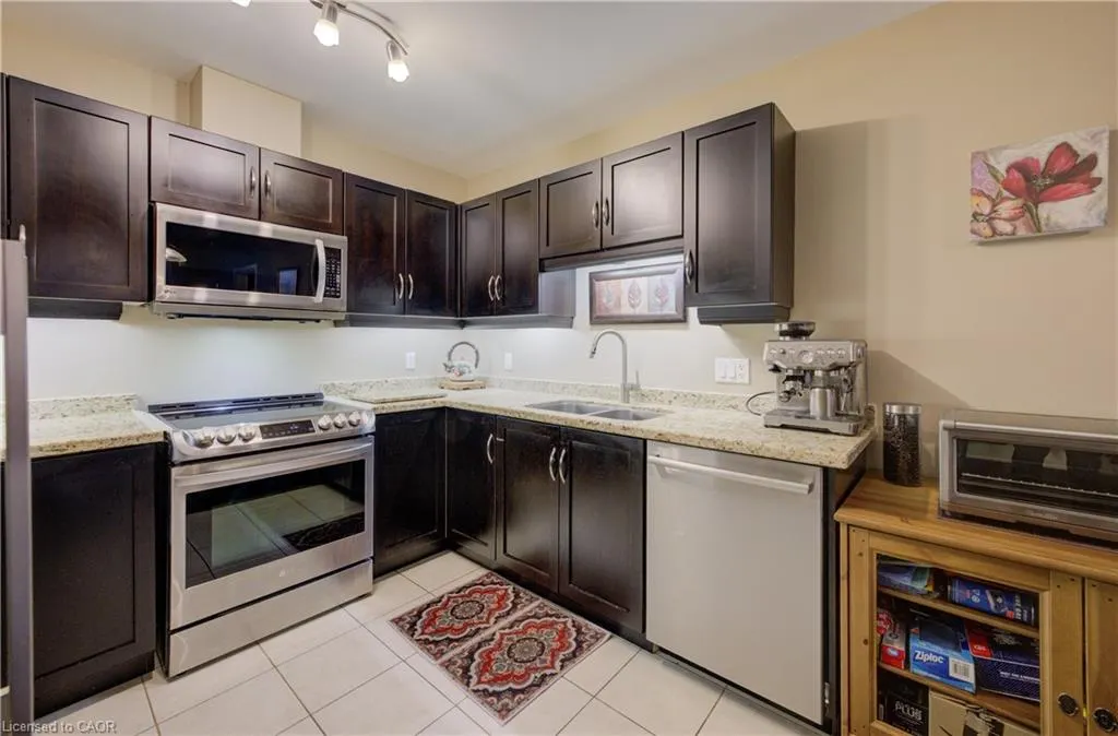 165 Duke Street E, #105