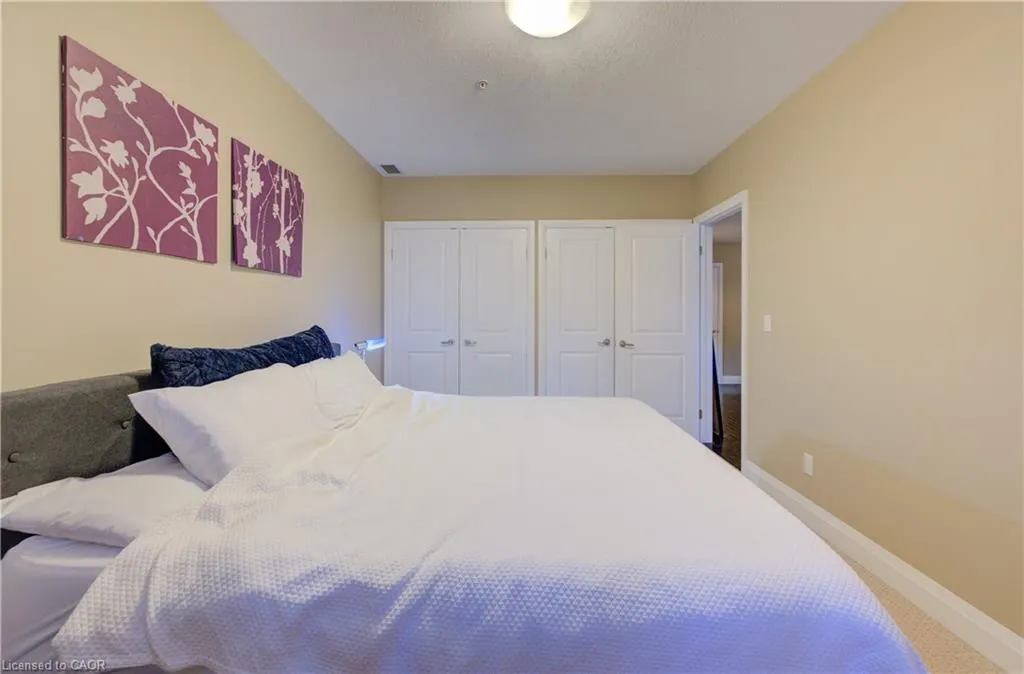 165 Duke Street E, #105