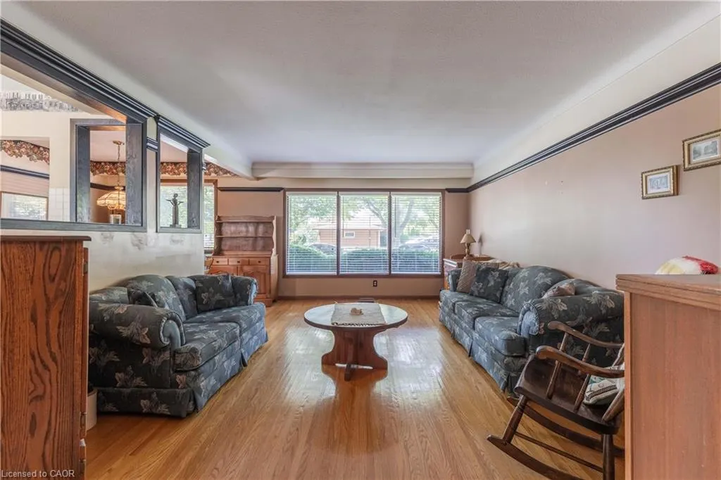 8 Jefferson Drive