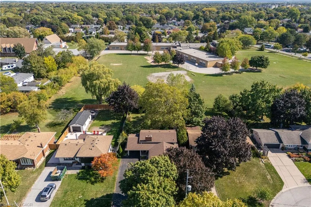 8 Jefferson Drive