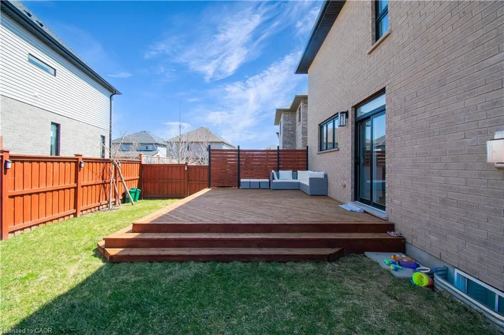 556 Mayapple Street