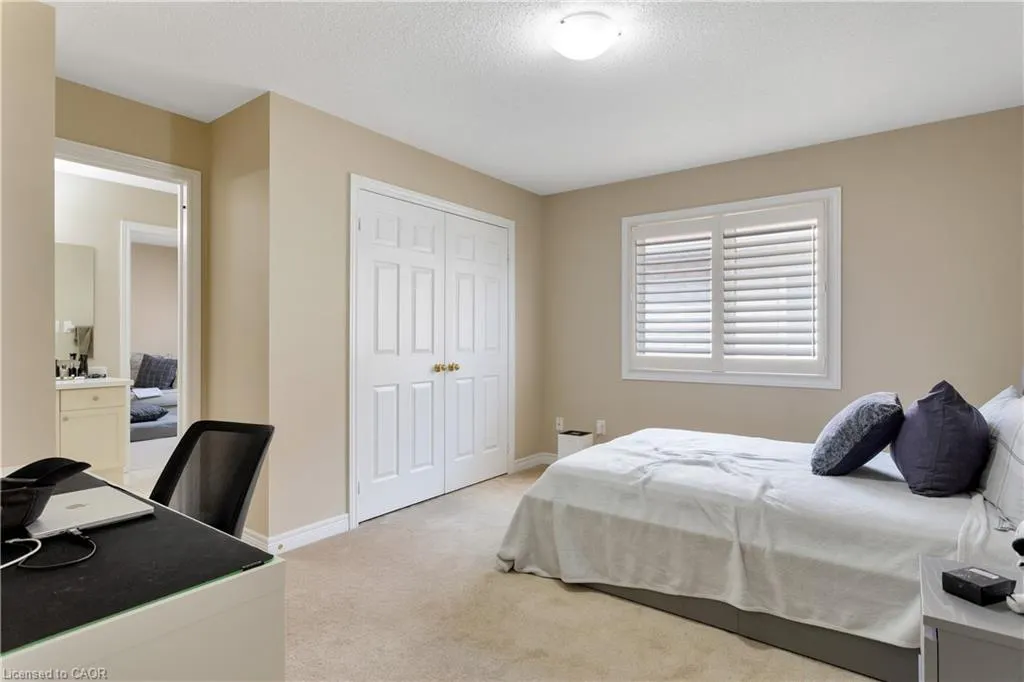 3137 Countess Crescent