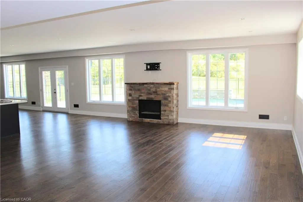 11490 Inglis Drive