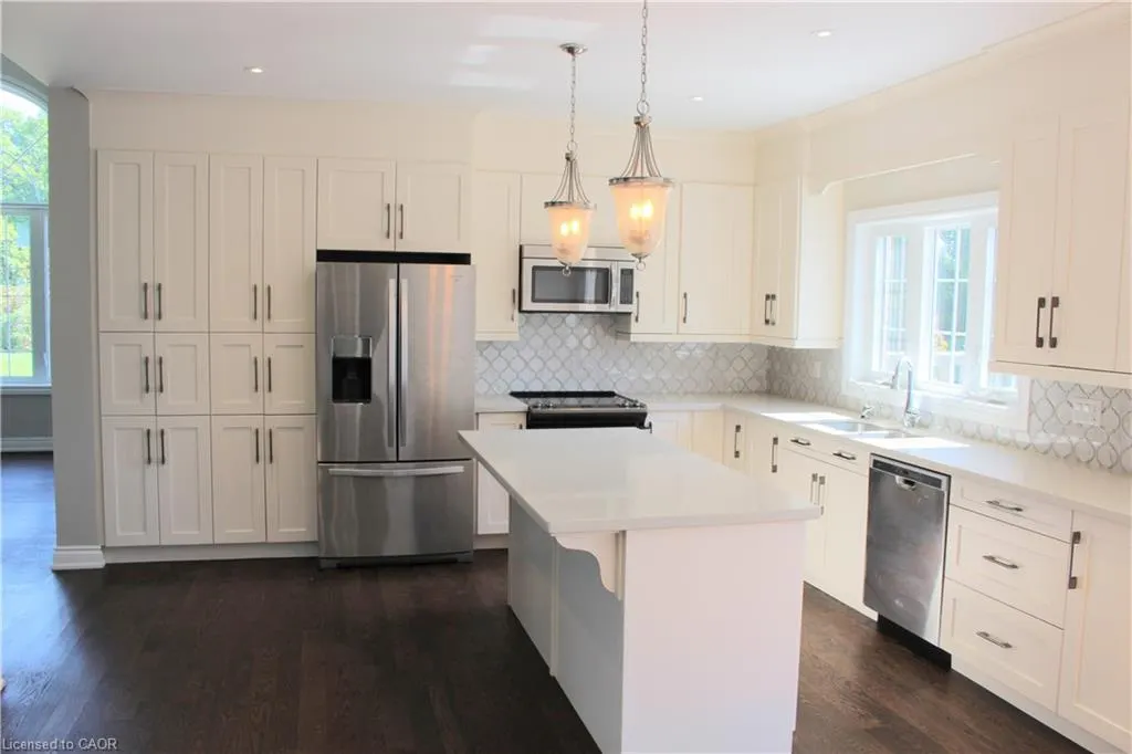 11490 Inglis Drive
